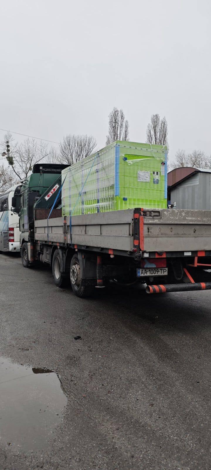 Перевезення габаритного вантажу маніпулятором Київ